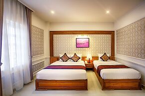 Riverside Hotel