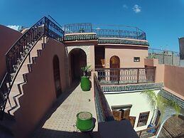 Riad Bonheur