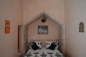 Riad Bonheur