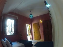 Riad Bonheur