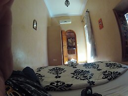 Riad Bonheur