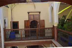 Riad Bonheur