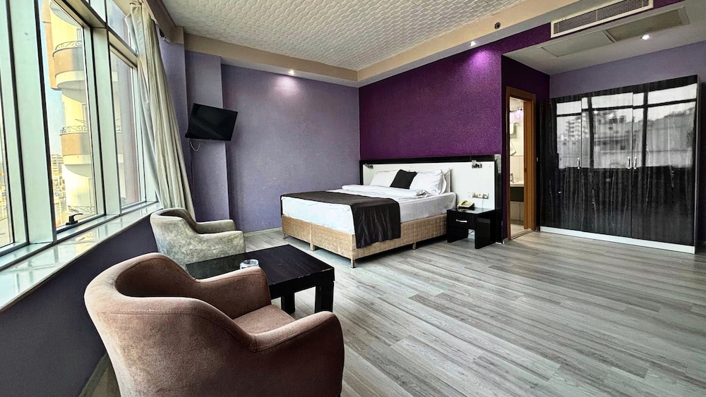 Mira Blue Hotel