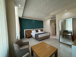 Mira Blue Hotel