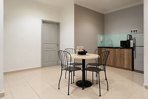 Golden View Serviced Apartment