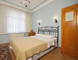 Side Hotel