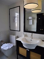 Buri Siri Hotel