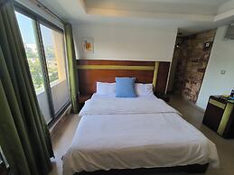 Intellectual Inn - Bahria Town