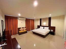 Peak Boutique City Hotel