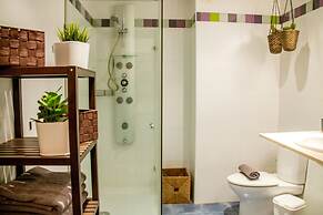 Lollipop Flats City Centre Supreme Suite