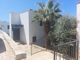 Ibak Sunny Houses