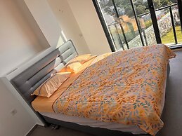 Ibak Sunny Houses