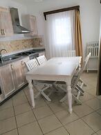 Ibak Sunny Houses