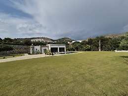 Ibak Sunny Houses