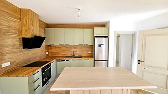 Ibak Sunny Houses