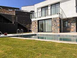 Ibak Sunny Houses