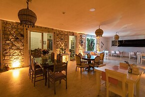 Lale Lodge Hotel