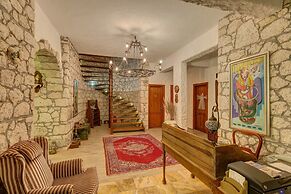 Lale Lodge Hotel