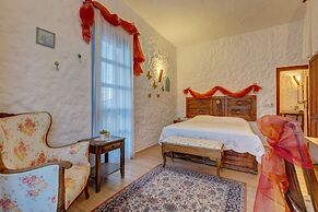 Lale Lodge Hotel