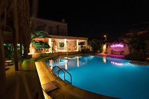 Lale Lodge Hotel