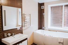 Yavir Hotel
