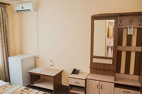 Yavir Hotel