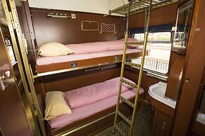 Train Lodge Amsterdam - Hostel