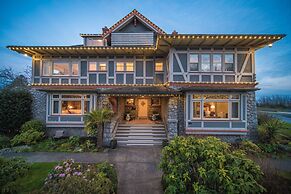 Dashwood Manor Seaside Bed & Breakfast
