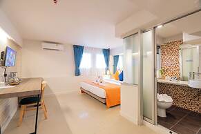 MORE Patong Hotel