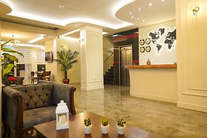 Aurasia SeaSide Hotel