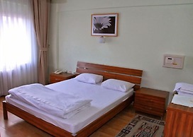 VIP Apart Hotel