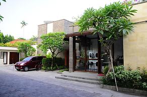 Puri Mesari Suites