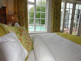 Walker Bay Manor