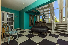 Modern Hotel Aruba