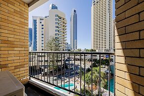 BUNK Surfers Paradise - International Backpacker Hostel