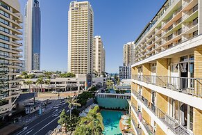 BUNK Surfers Paradise - International Backpacker Hostel