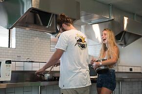 BUNK Surfers Paradise - International Backpacker Hostel