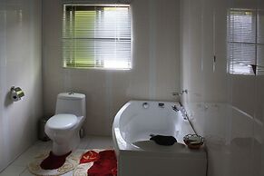 Nomads Court Lodge