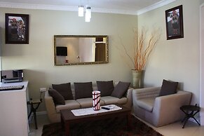 Nomads Court Lodge