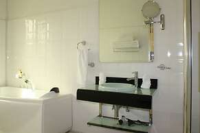 Nomads Court Lodge
