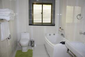 Nomads Court Lodge