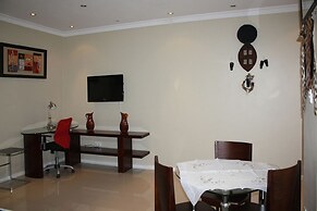 Nomads Court Lodge