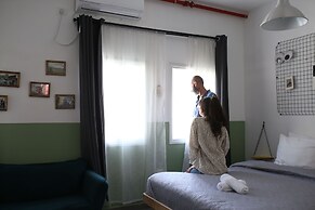 Rena's House