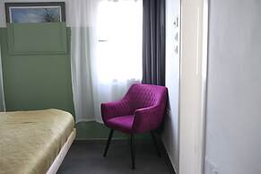 Rena's House