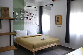 Rena's House