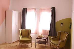 Rena's House