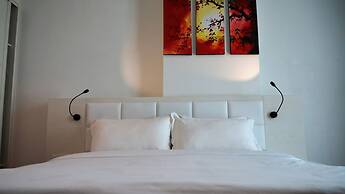 Pine Garden Hotel