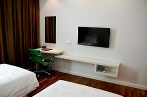 Pine Garden Hotel