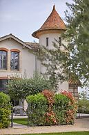 Château Saint Pierre de Serjac