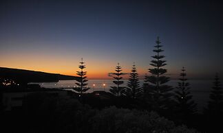 Whales Bay Hotel